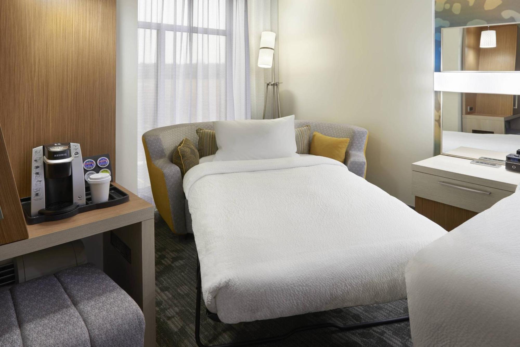 Courtyard By Marriott Oshawa Hotel Екстериор снимка