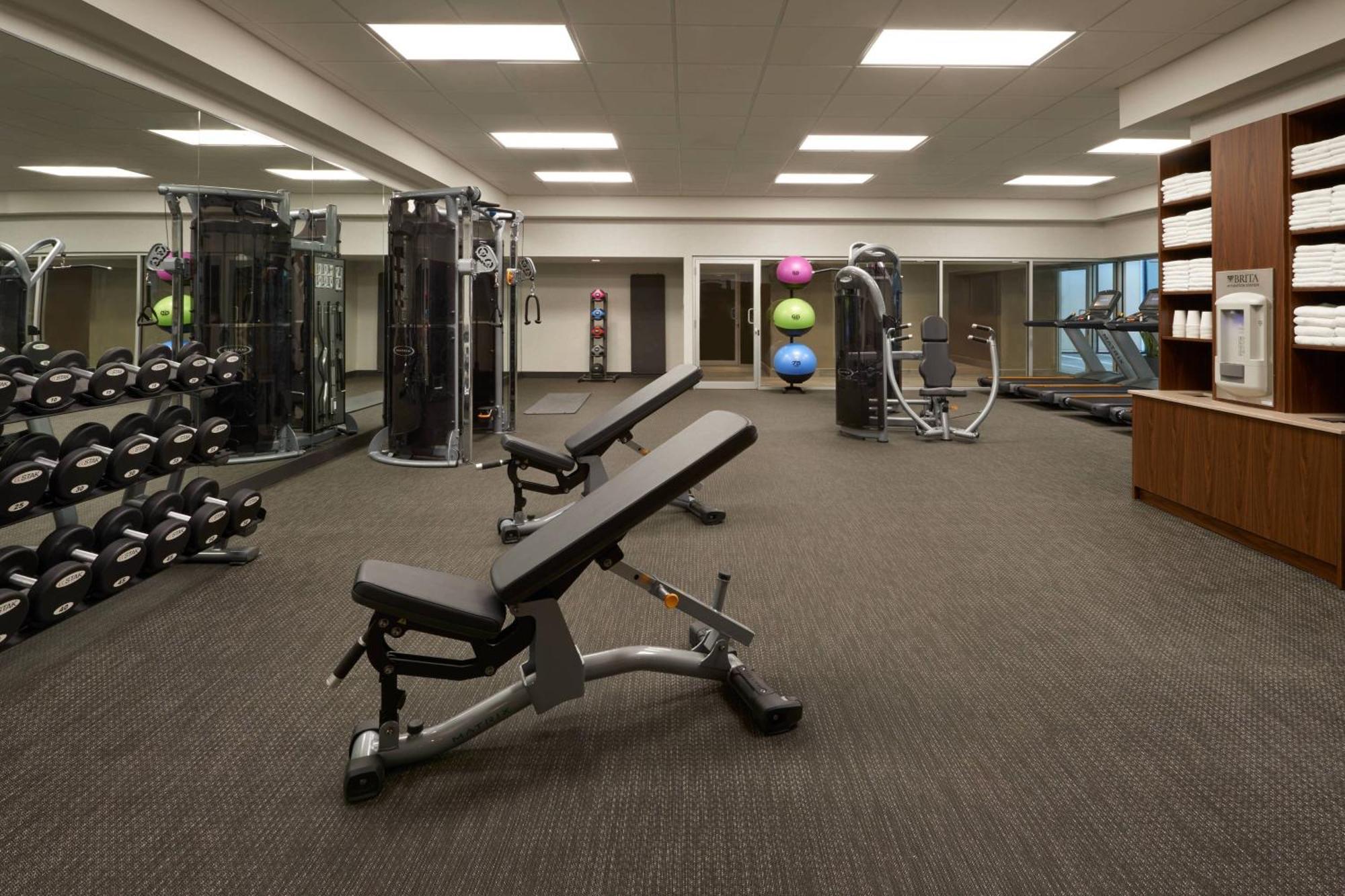 Courtyard By Marriott Oshawa Hotel Екстериор снимка
